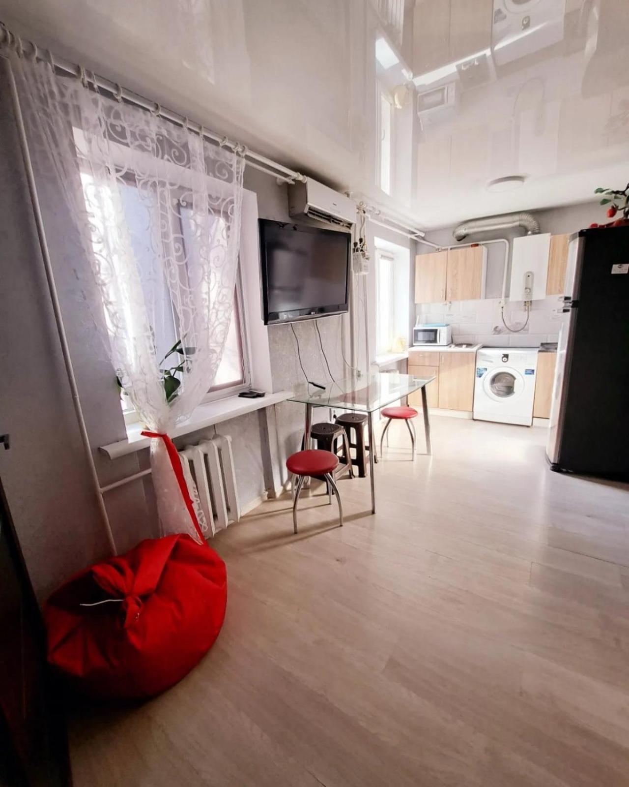 Студия 2 Комнаты В Центре Города Krivói Rog Exterior foto