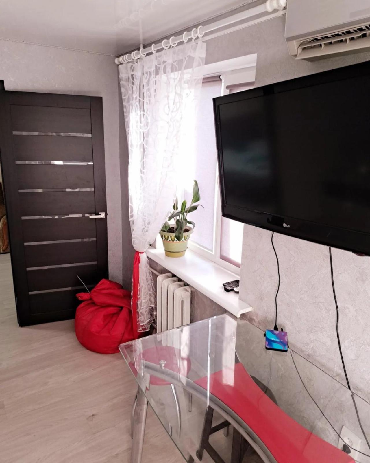 Студия 2 Комнаты В Центре Города Krivói Rog Exterior foto